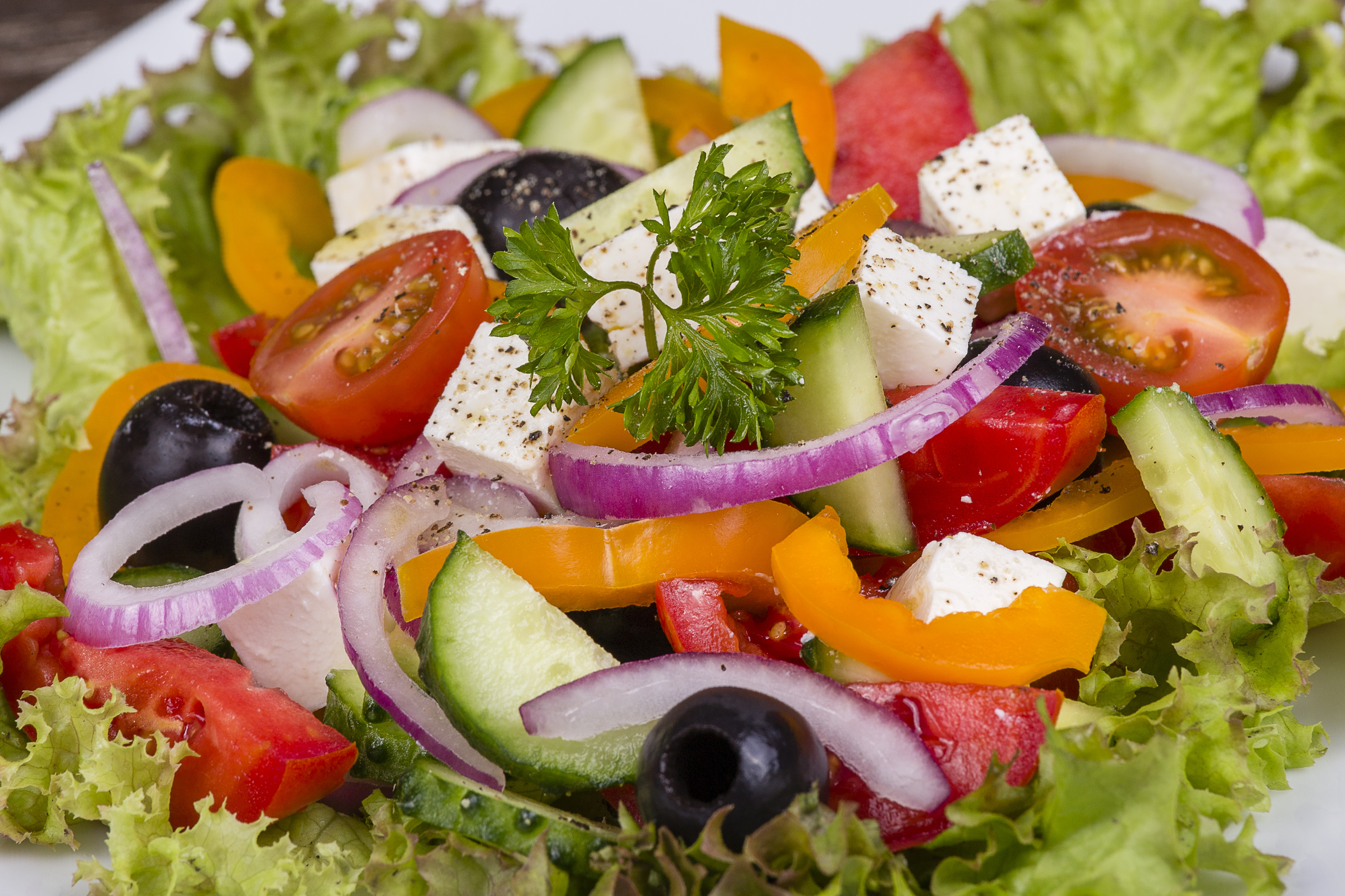 Овощи входящие в салат. Салат. Греческий салат. Овощной салат. Овощной салат греческий.