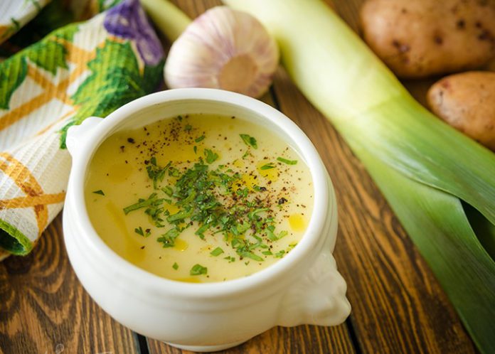 Луковый суп-пюре с картофелем